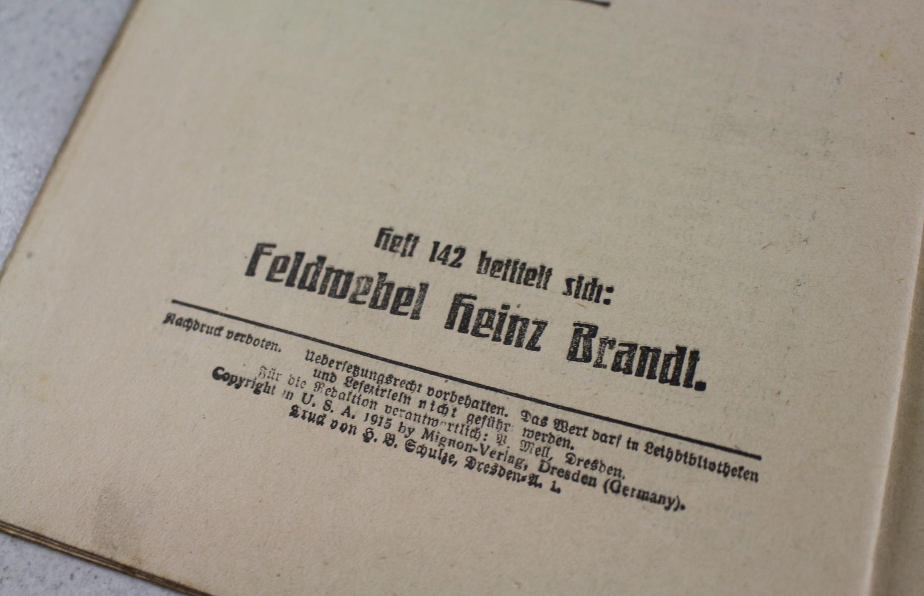 Das Bild zeigt die bibliografischen Angaben auf dem Titelblatt. Unter Anderem steht hier auf der Titel. Es handelt sich um die Ausgabe 142: Feldwebel Heinz Brandt.