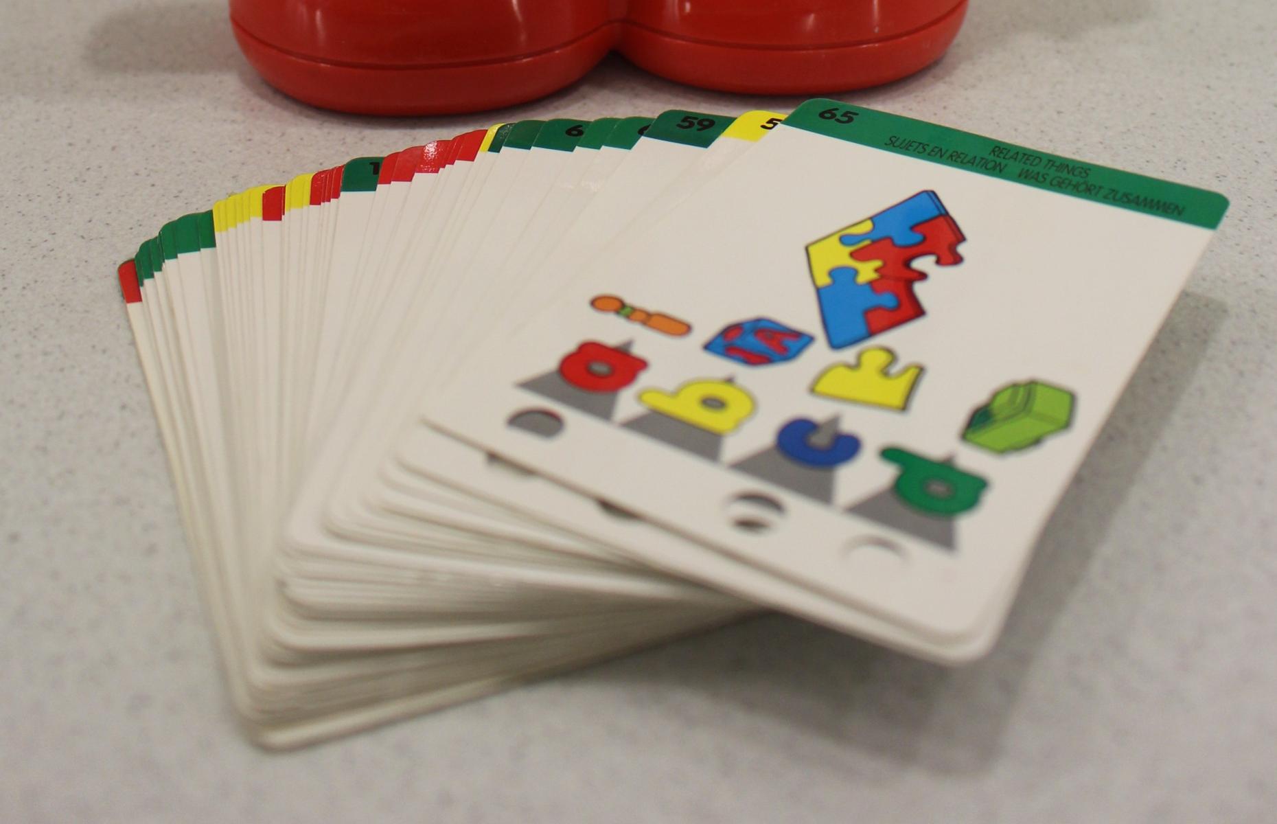 Stapel der Lernkarten von dem Lerncomputer &quot;Dickes Kind&quot;