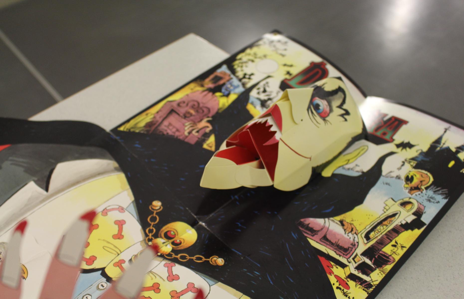 Schräger Blick auf den Kopf von Graf Dracula.