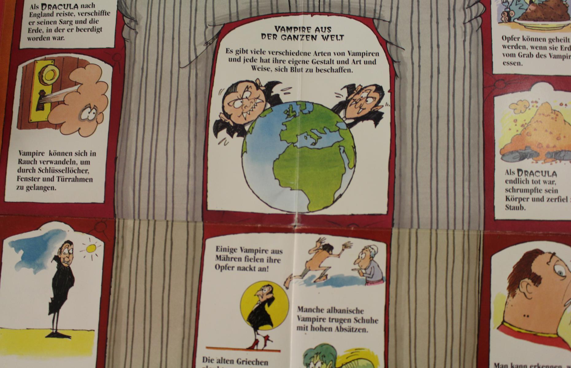 Nahaufnahme eines Textes von dem Pop-up-Buch &quot;Graf Dracula&quot;