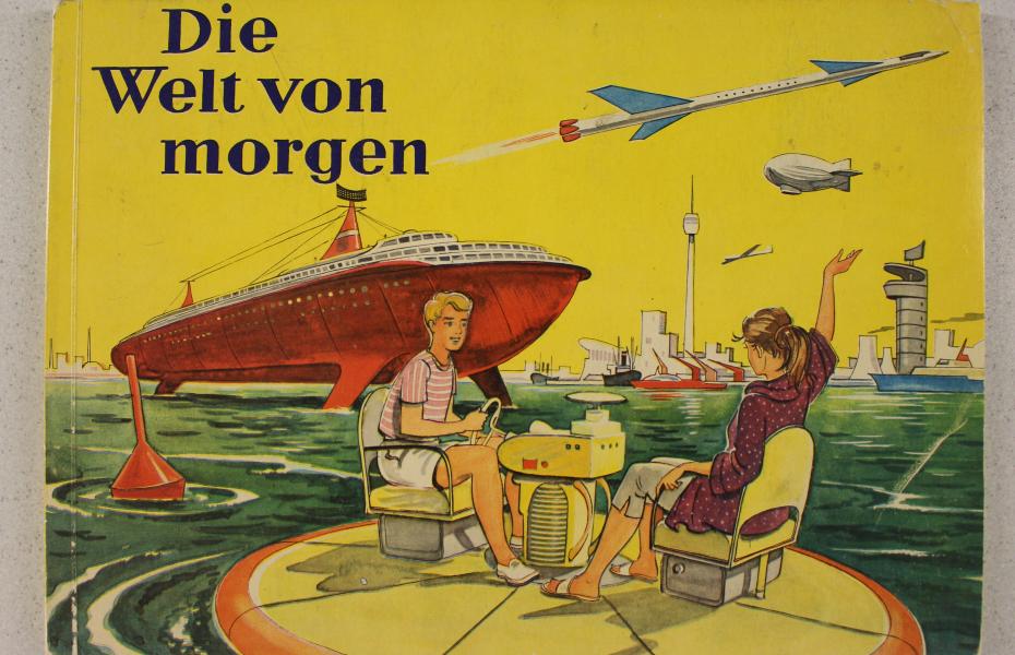 Hier sieht man das Cover des Sammelalbums "Die Welt von morgen". Es ist gelb und zeigt mit einer bunten Illustration mögliche Erfindungen der Zukunft